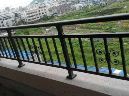 新型护栏 